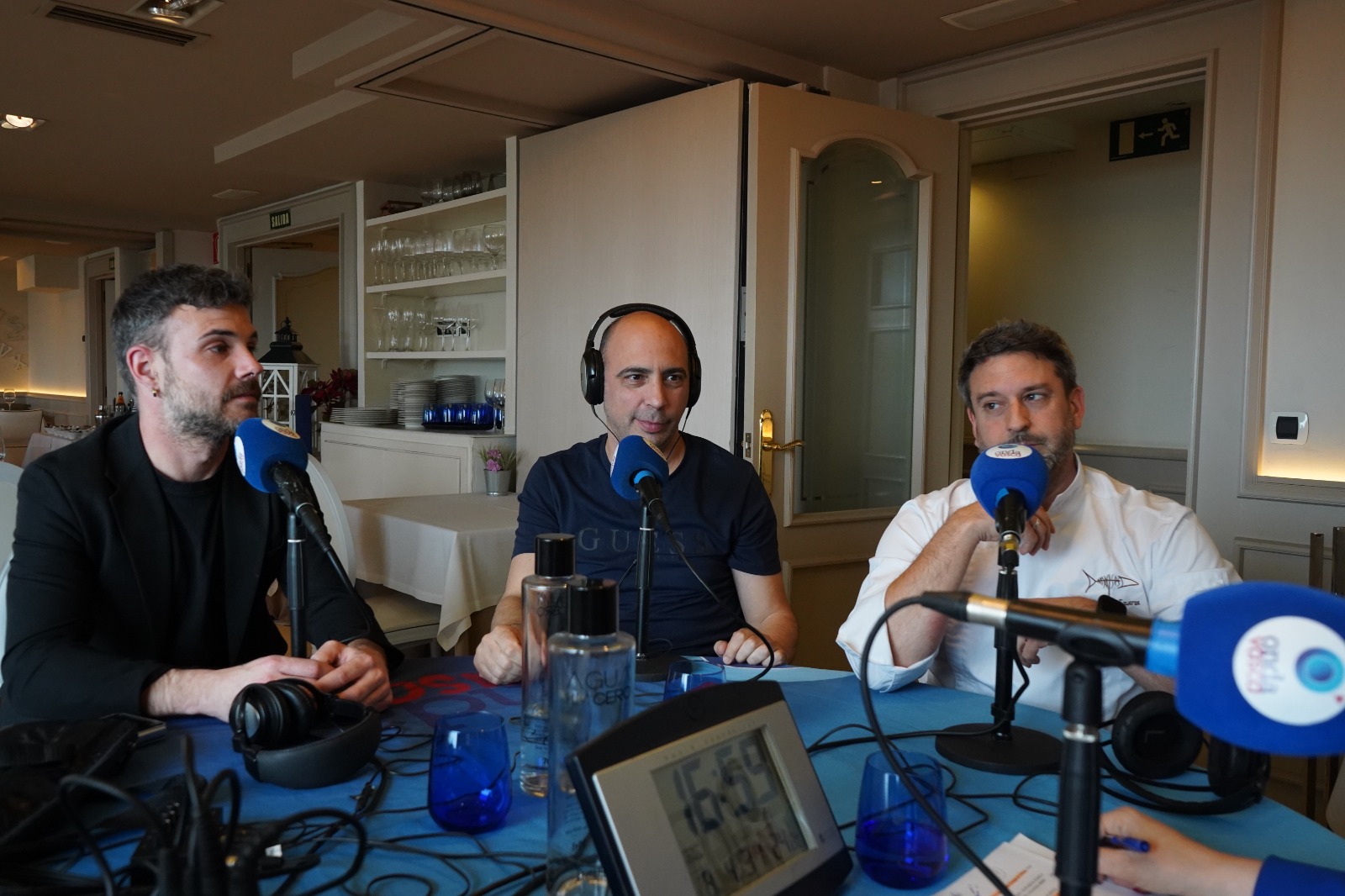 Imanol Bernardo, maître del Tamarises, Fausto Pascual, socio fundador de la Asociación de Truficultores de Zaragoza y el chef Javier Izarra 