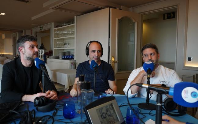 Imanol Bernardo, maître del Tamarises, Fausto Pascual, socio fundador de la Asociación de Truficultores de Zaragoza y el chef Javier Izarra 