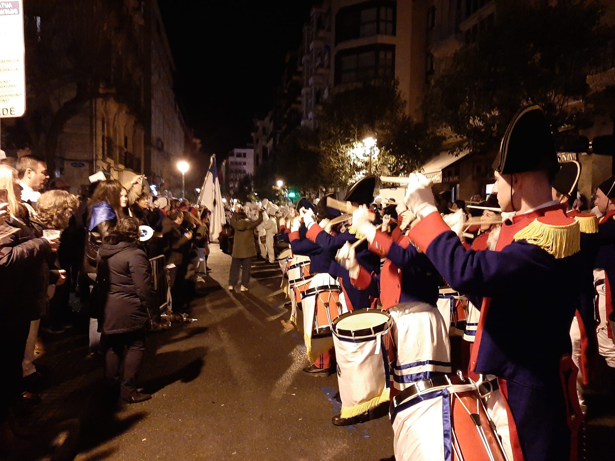 Tamborradas de madrugada en San Sebastián. ONDA VASCA
