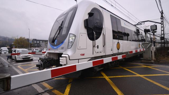 Imagen de archivo de un paso a nivel ajeno a esta información