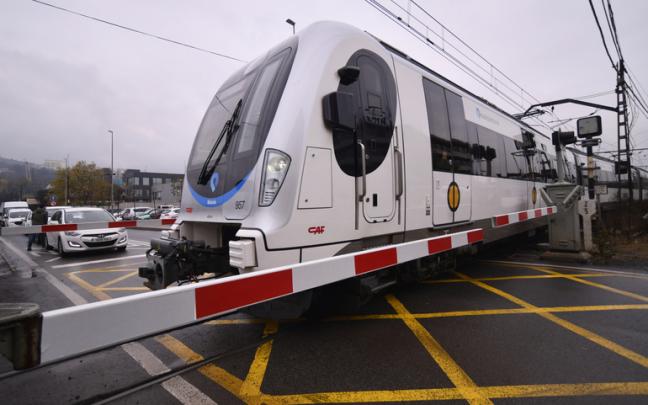 Imagen de archivo de un paso a nivel ajeno a esta información
