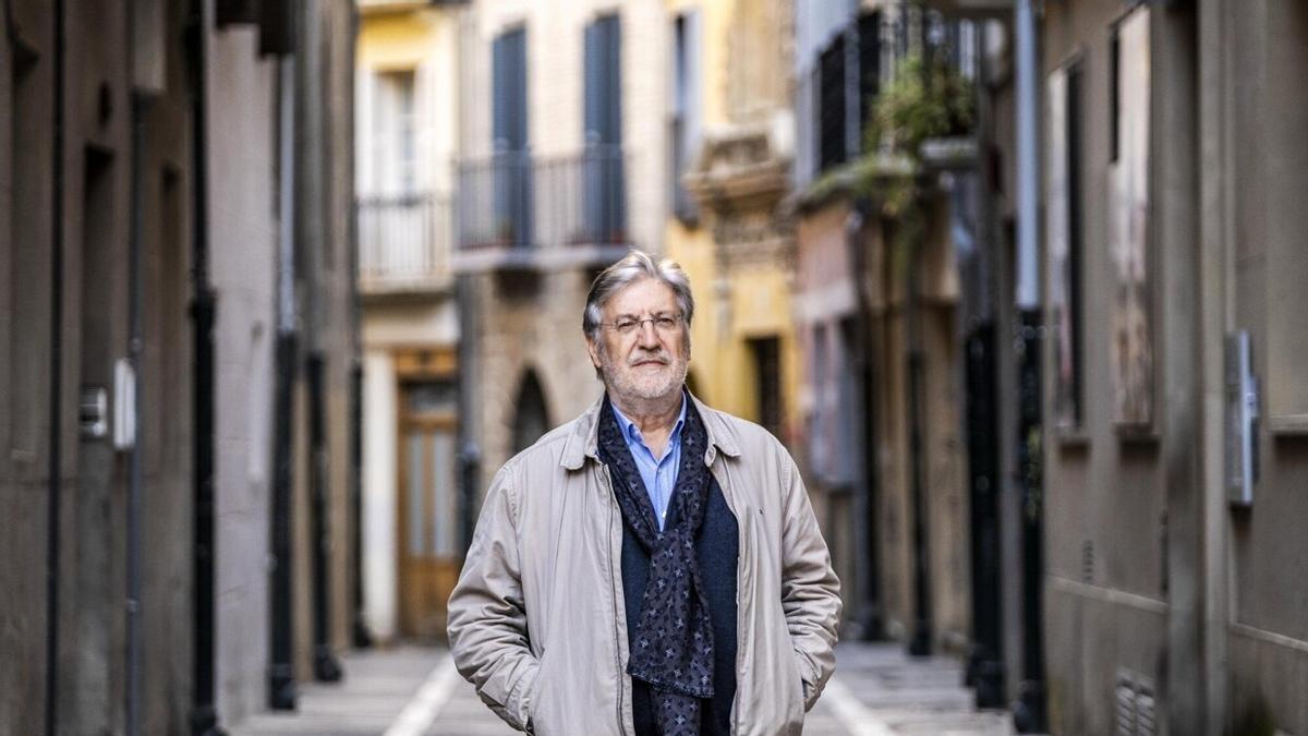 José Antonio Pérez Tapias, en la calle Ansoleaga de Pamplona. Iban Aguinaga