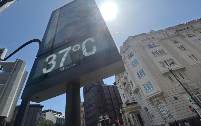 Termómetro de la plaza Eliptikoa de Bilbao en la última ola de calor / DEIA - Borja Guerrero.