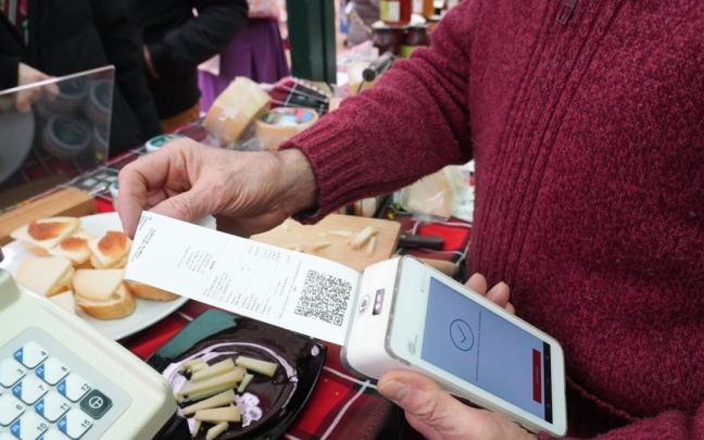 Ticket Bai con el código QR obligatorio en todos los tickets y facturas que se emitan | J.M. Martínez, Deia