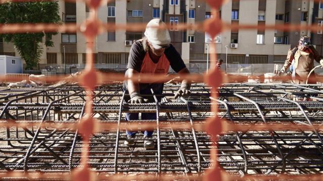 Un trabajador de la construcción. EP
