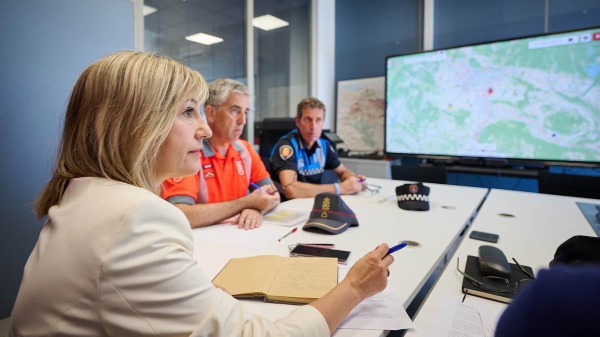 La consejera López en la reunión con los responsables de Tráfico Navarra y de Seguridad Vial de la Policía Foral y Policía Municipal de Pamplona. Cedida