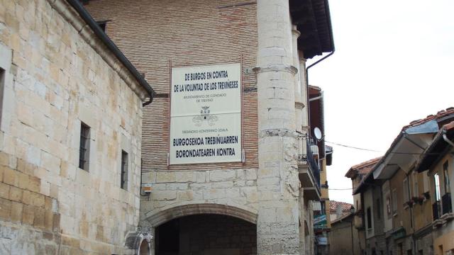 Letrero en favor de la integración de Trebiñu en Araba. Archivo