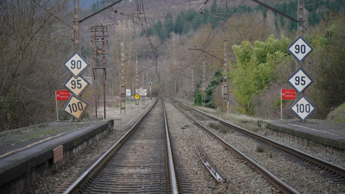 Una vía de la red ferroviaria alavesa. EP