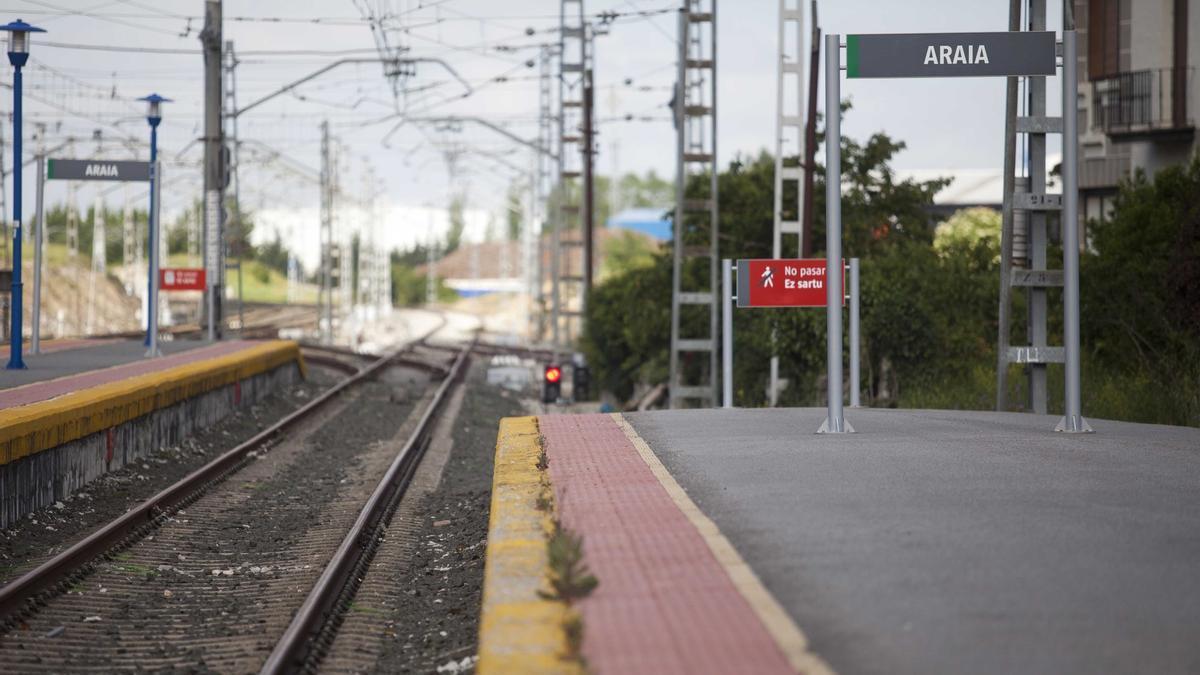 Estación de tren de Araia, por donde pasará la nueva línea de cercanías. DNA
