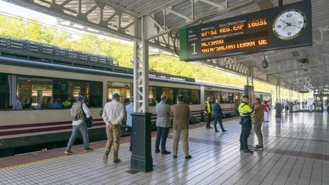 Primer viaje de las nuevas frecuencias del Cercanías de Álava Alex Larretxi