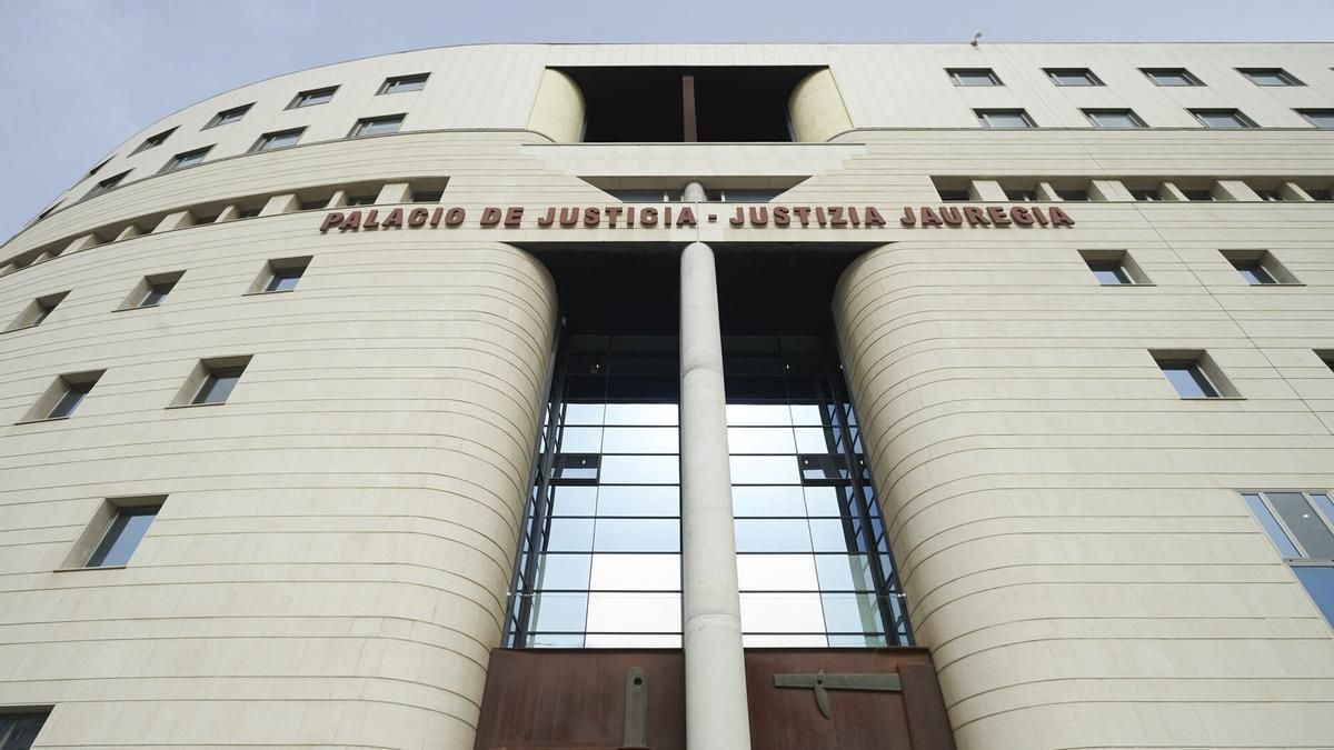 Exterior de la sede del Tribunal Superior de Justicia de Navarra. Iñaki Porto