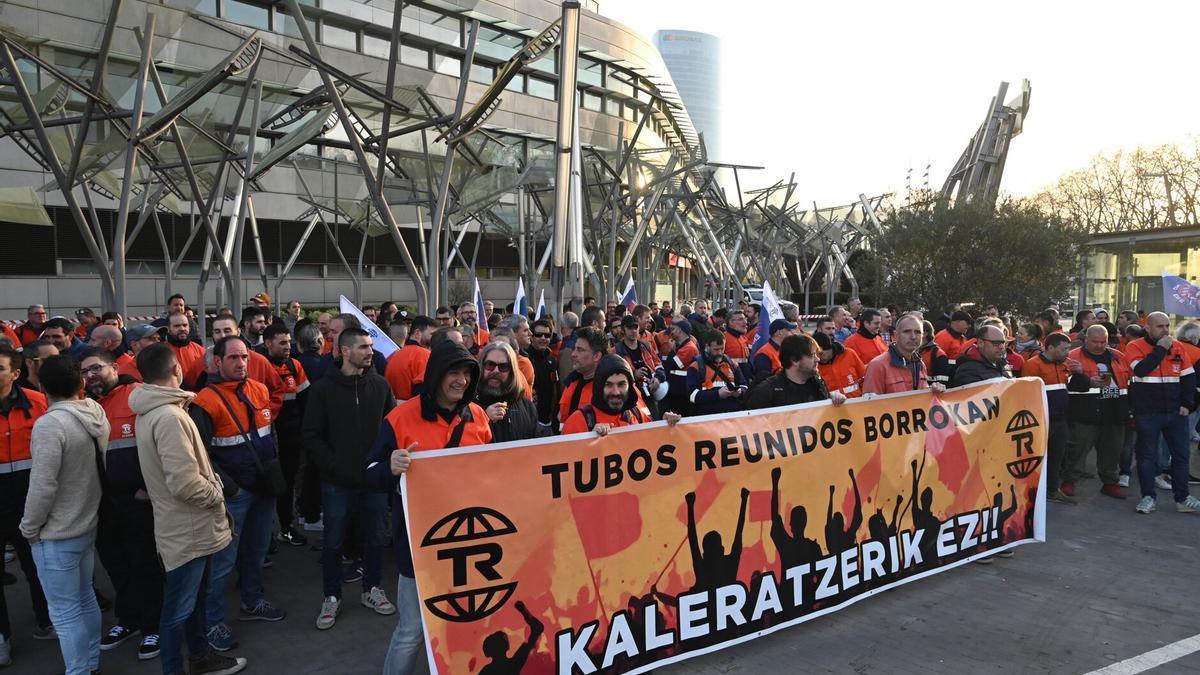 Trabajadores de Tubos Reunidos se manifiestan en Bilbao Markel Fernández