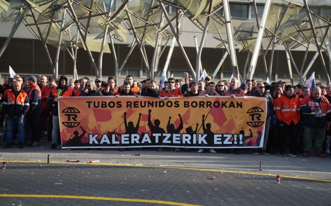 Trabajadores de Tubos Reunidos se manifiestan en Bilbao Markel Fernández