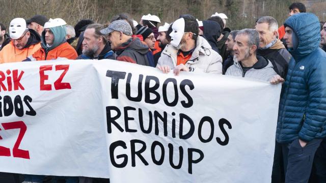 Concentración de la plantilla de Tubos Reunidos Alex Larretxi