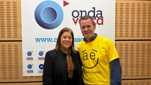 Txema Gutiérrez con Zior Bilbao en los estudios de ONDA VASCA