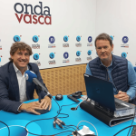 Eneko Andueza con Txema Gutiérrez en los estudios de ONDA VASCA