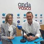 Maria Ubarretxena con Txema Gutiérrez en los estudios de ONDA VASCA