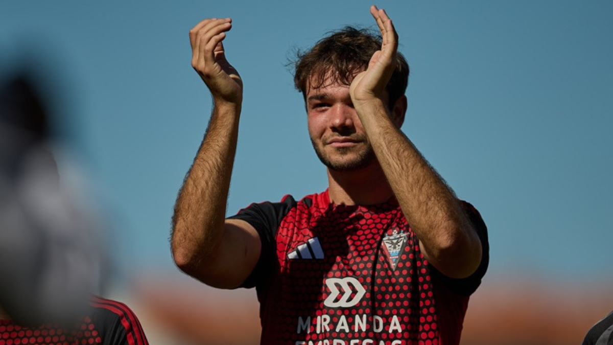 Unai Egiluz en imagen celebrando una victoria en la presente temporada con el CD Mirandés. Foto: CD MIRANDÉS