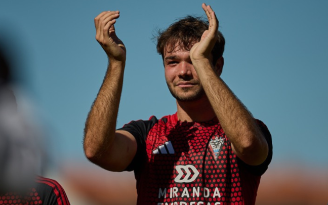 Unai Egiluz en imagen celebrando una victoria en la presente temporada con el CD Mirandés. Foto: CD MIRANDÉS