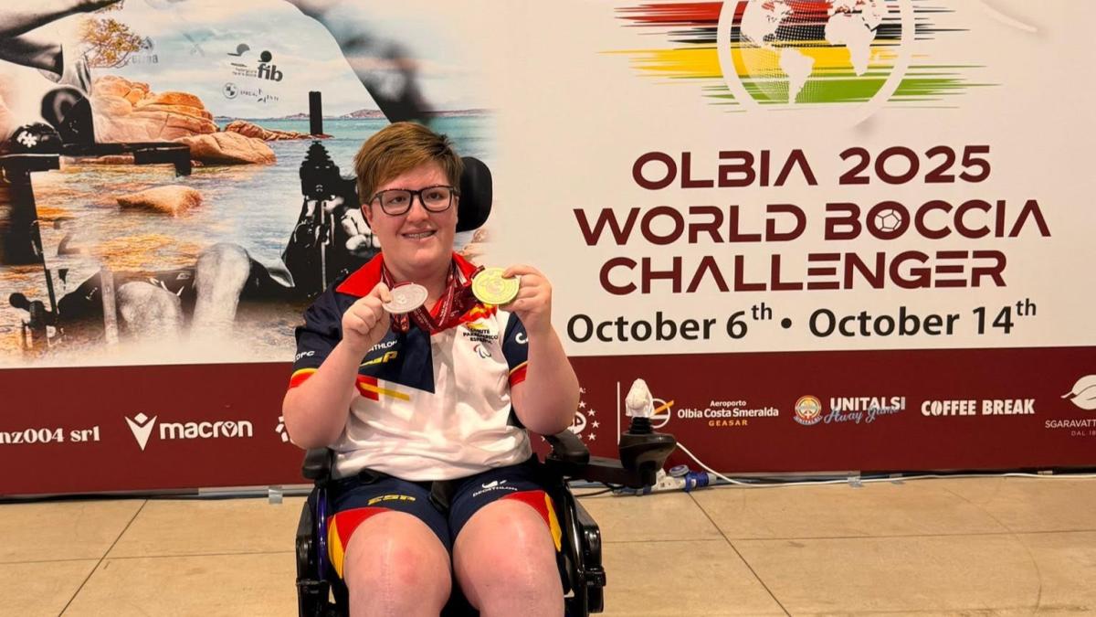 Ainhoa Meñaka con las medallas logradas en Olbia (Cerdeña) Foto: Haszten