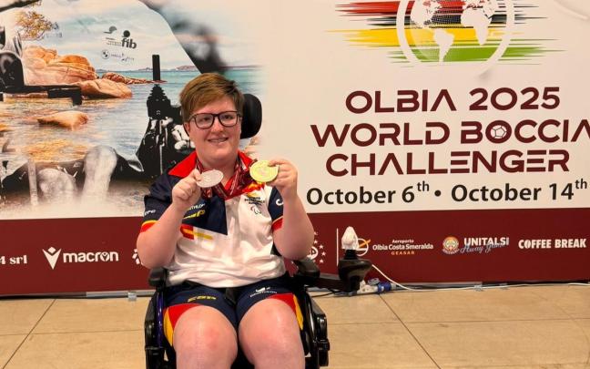 Ainhoa Meñaka con las medallas logradas en Olbia (Cerdeña) Foto: Haszten