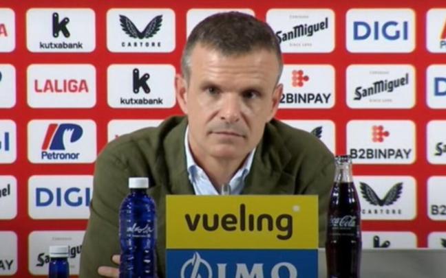 Jon Uriarte en su alocuciión de hoy en la sala de prensa José Iragorri de San Mames