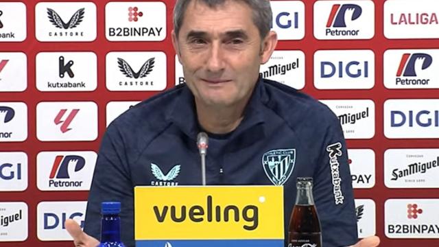 Ernesto Valverde esta tarde atendiendo a los medios en Lezama
