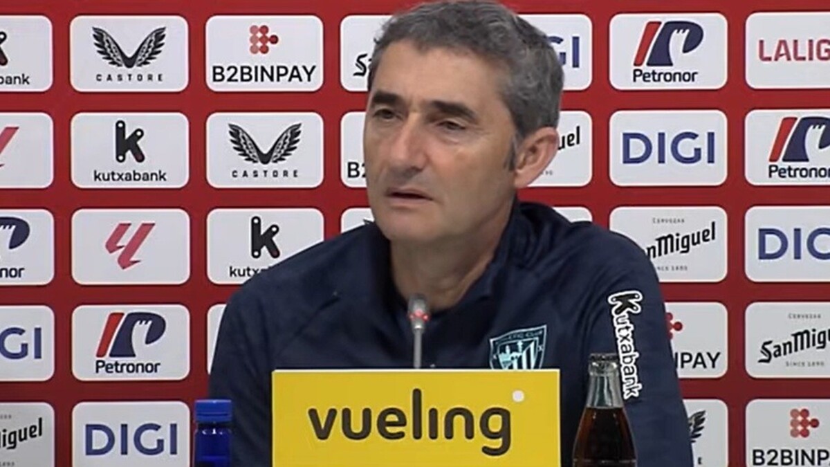 Ernesto Valverde este mediodía en la sala de prensa de Lezama