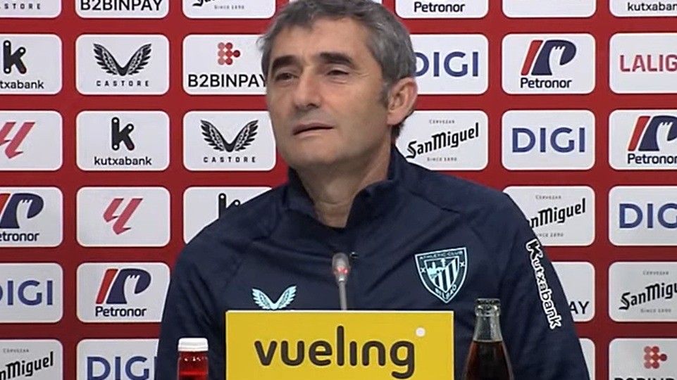 Ernesto Valverde, esta tarde en la sala de prensa de Lezama