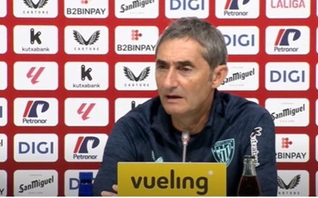 Ernesto Valverde, este mediodía en la sala de prensa de Lezama