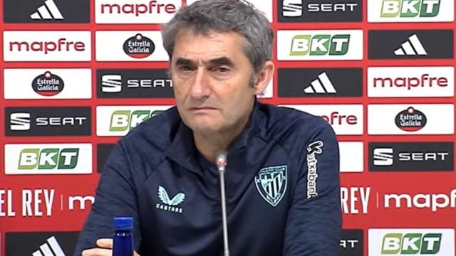 Ernesto Valverde, esta tarde en la sala de prensa de Lezama
