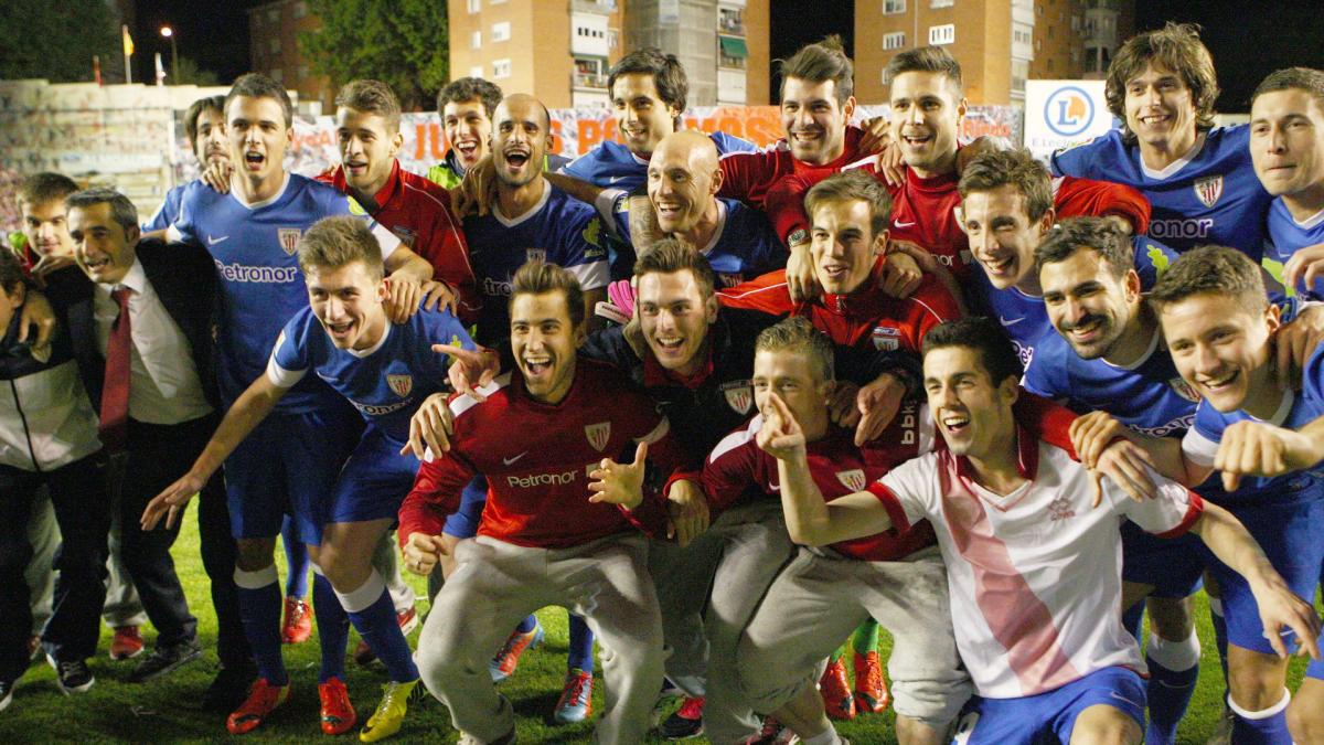 La plantilla del Athletic Club celebrando la clasificación a la Champions League en Vallecas. Foto: ATHLETIC CLUB