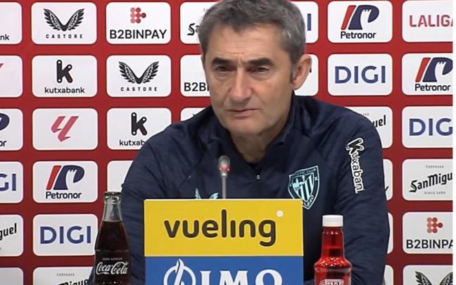 Ernesto Valverde, esta tarde en la sala de prensa de Lezama