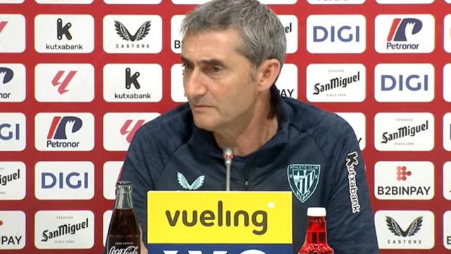 Ernesto Valverde, esta tarde en la sala de prensa de Lezama