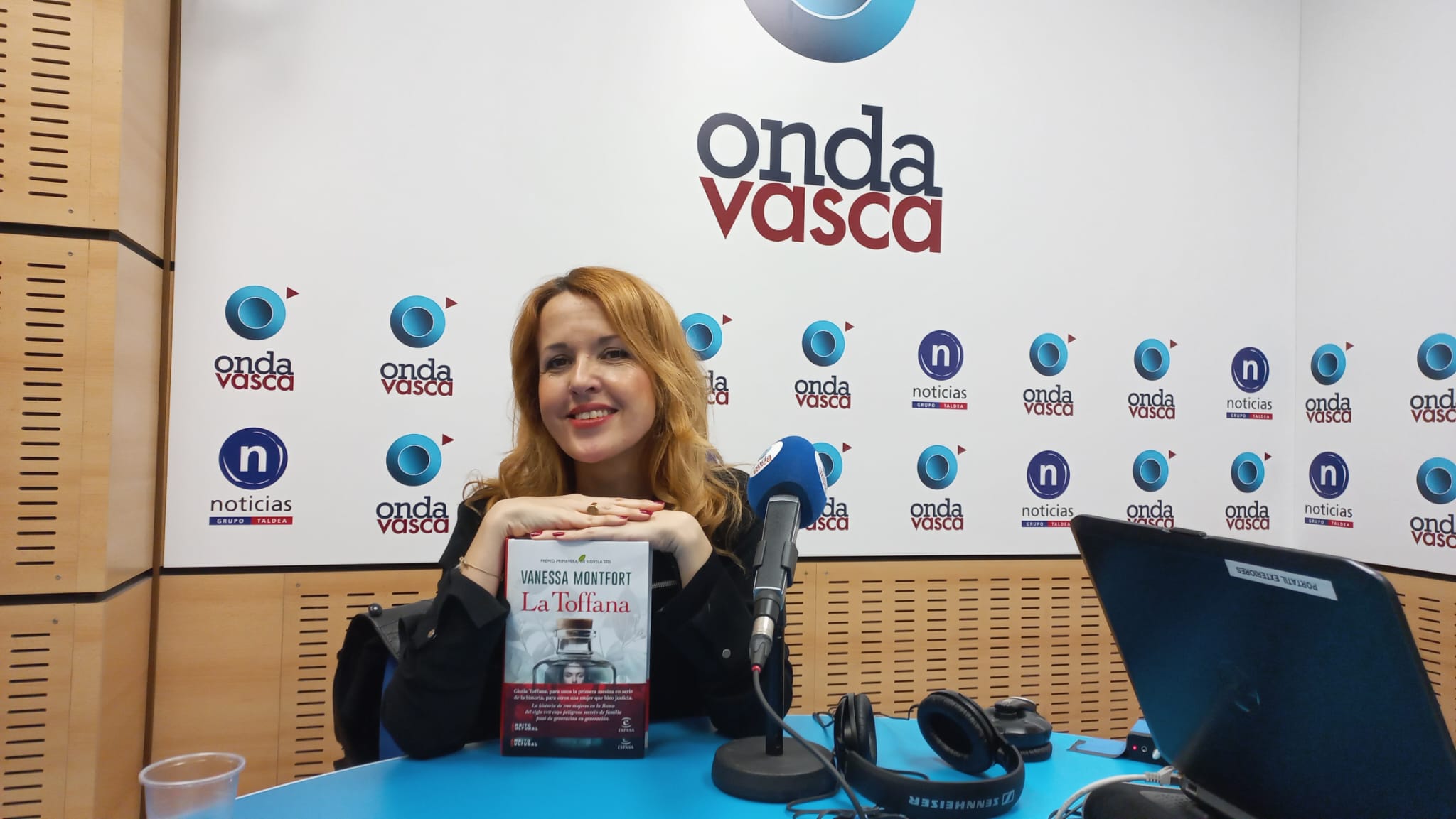 La autora Vanessa Monfort