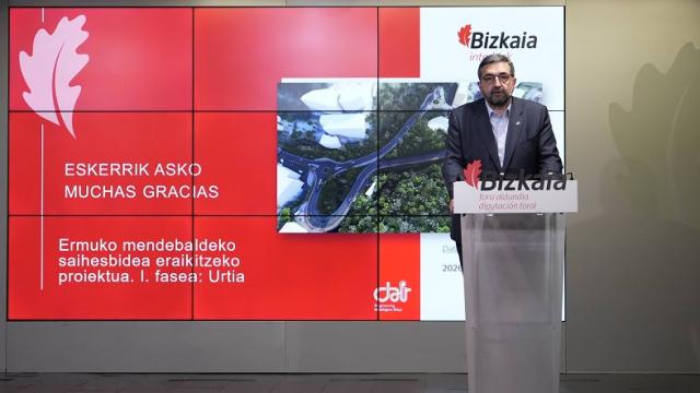 Carlos Alzaga ha presentado este lunes el proyecto de la fase de Urtia de la variante de Ermua