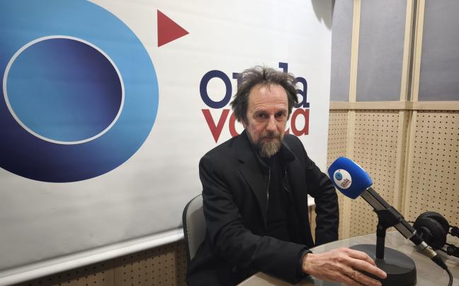 Diego Vasallo en los estudios de Onda Vasca