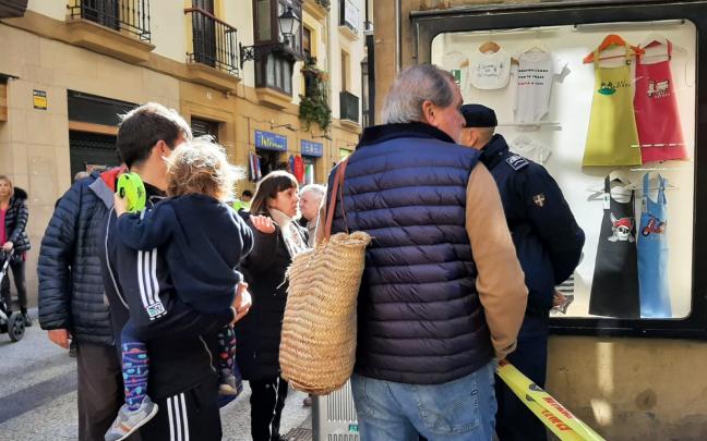 Vecinos afectados por el incendio en la Parte Vieja de Donostia. ONDA VASCA