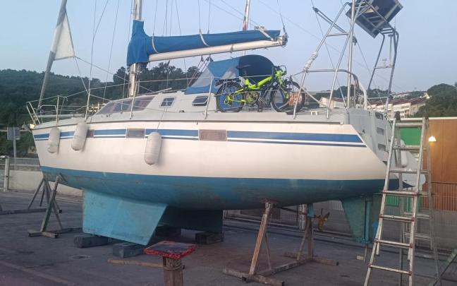 Rescatan en Gipuzkoa a 2 tripulantes de un velero a la deriva tras un encuentro con orcas Twitter: @trumoibi