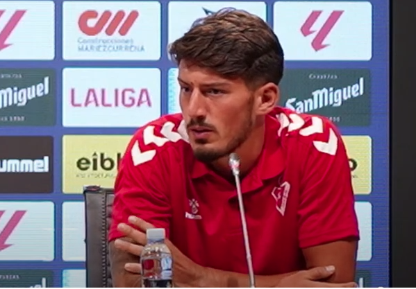 Unai Vencedor durante la presentación de hoy en Ipurua