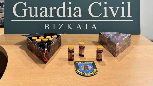 Productos intervenidos por la Guardia Civil en el aeropuerto de Bilbao / Guardia Civil