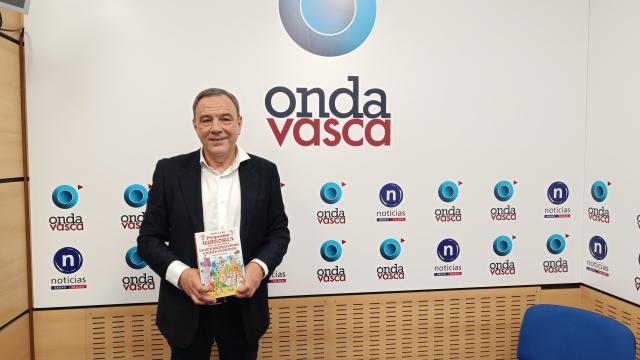 Vicente G. Olaya en los estudios de Onda Vasca Vicente G. Olaya en los estudios de Onda Vasca