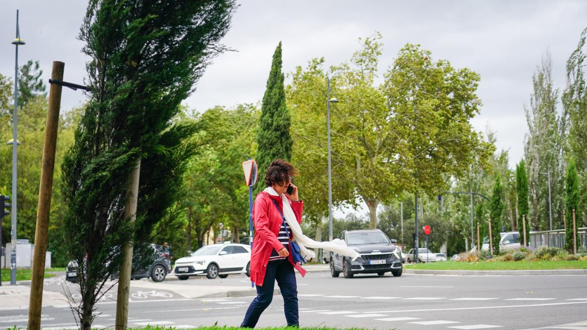 Las rachas de viento del suroeste podrían superar los 120 km/h en zonas expuestas. EP