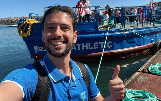 Nuestro compañero Imanol Vilellla junto a la Gabarra en el Marítimo del Abra en Getxo | ONDA VASCA Nuestro compañero Imanol Vilellla junto a la Gabarra en el Marítimo del Abra en Getxo | ONDA VASCA