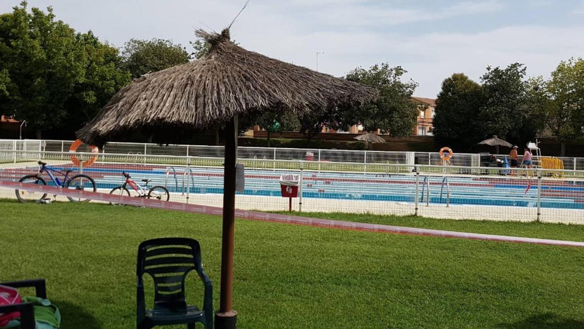 Vista de las piscinas municipales de Villafranca. Maps