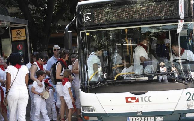 subiendo a una villavesa en Sanfermines. Iban Aguinaga