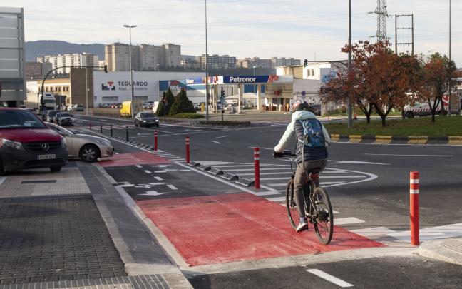 Carril bici en el polígono de Landaben. Fotos: Ayuntamiento de Pamplona