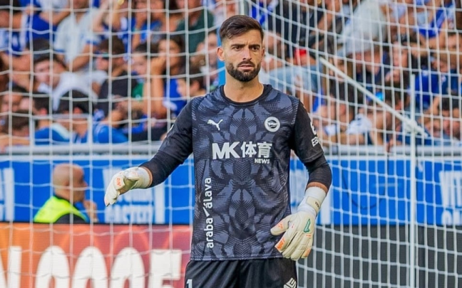 Antonio Sivera en imagen durante un partido en la presente temporada con el Deportivo Alavés. Foto: Deportivo Alavés