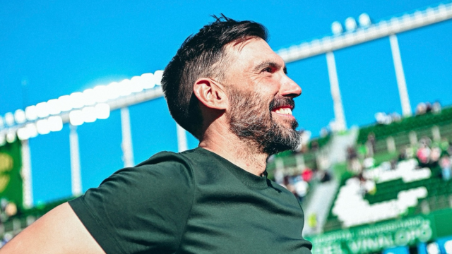 Eder Sarabia después de una victoria en la presente temporada. Foto: ELCHE CF