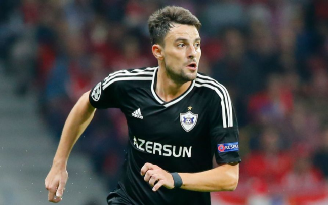 Michel Madera durante un partido de Champions League con el Qarabag. Foto: Qarabag